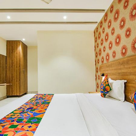Fabhotel Golden Glory Nuova Delhi Esterno foto