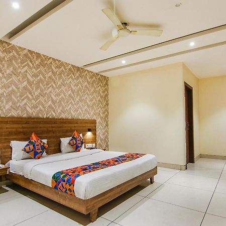 Fabhotel Golden Glory Nuova Delhi Esterno foto