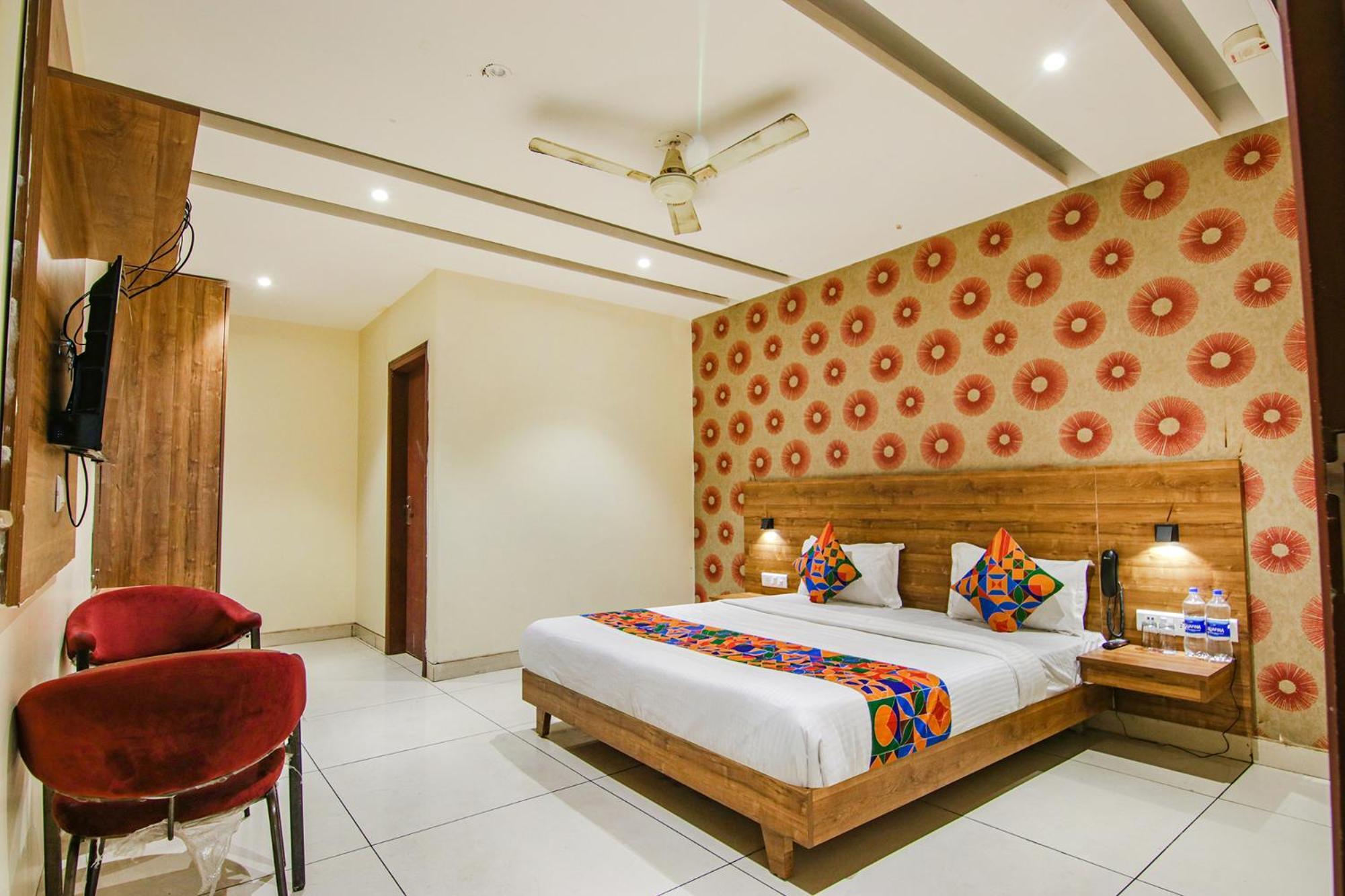 Fabhotel Golden Glory Nuova Delhi Esterno foto