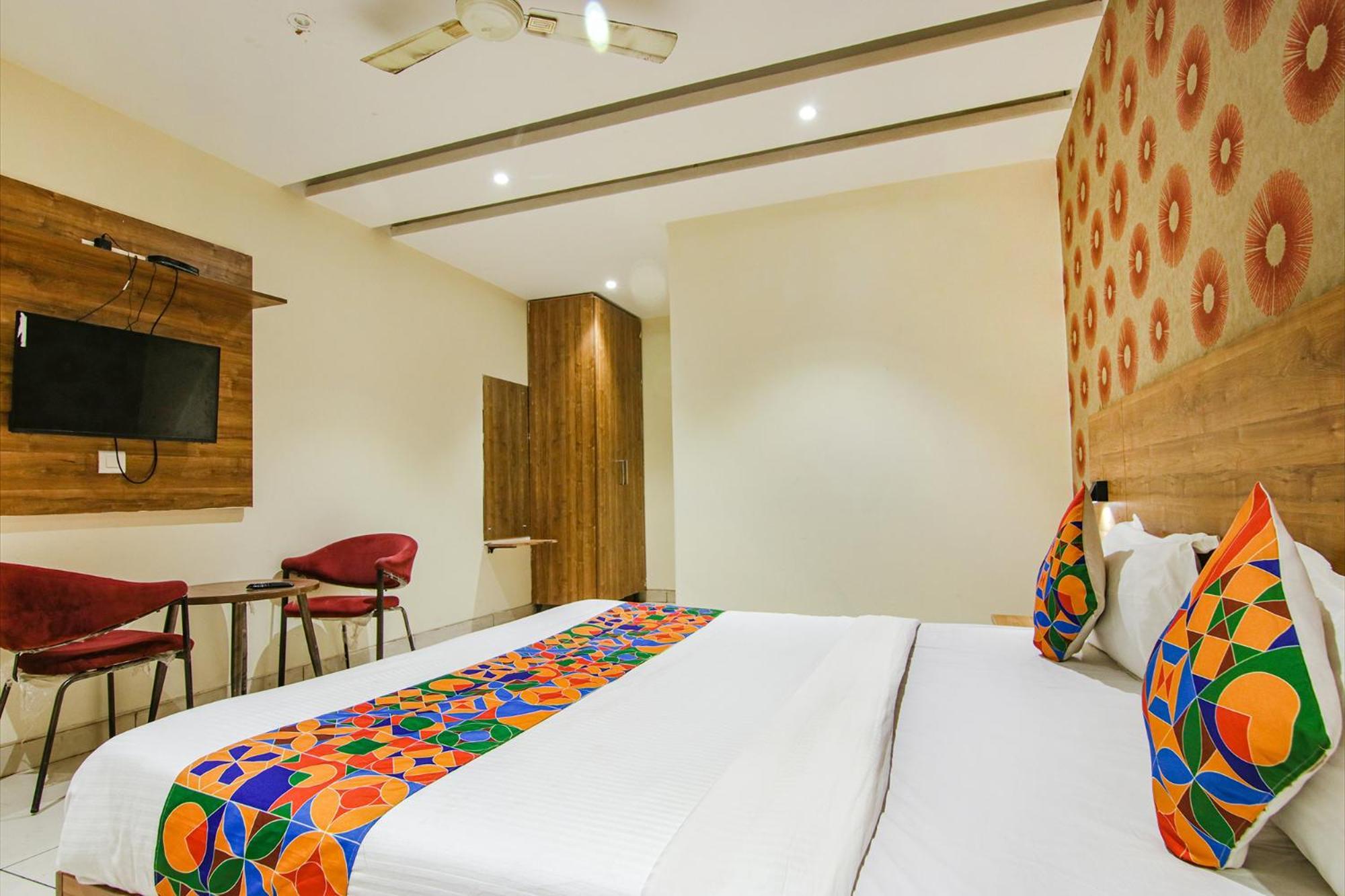 Fabhotel Golden Glory Nuova Delhi Esterno foto